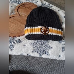 Nhl Boston Bruins Black and Yellow Knit  with Logo